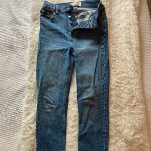 DECEMBER DISCOUNT 🎄 Reformation jeans, straight leg